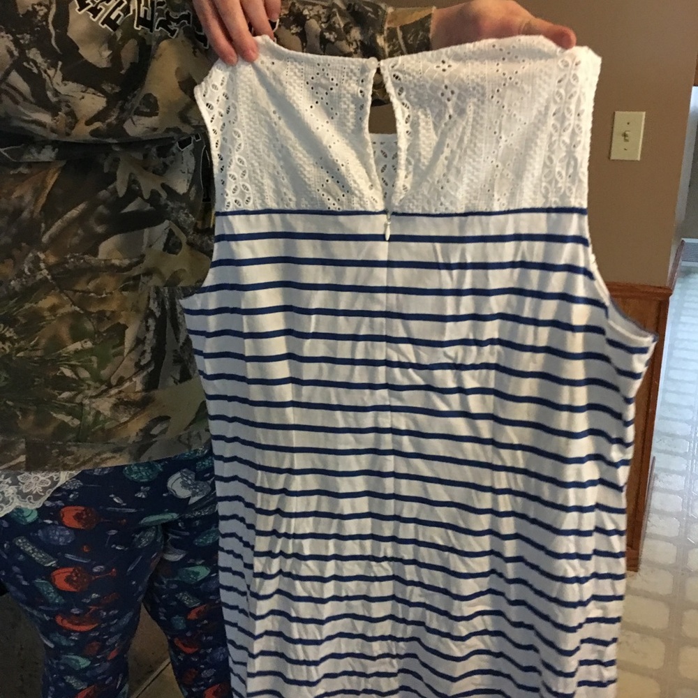 Dress - Picture 2 of 3